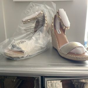 Wedge light gold shoe